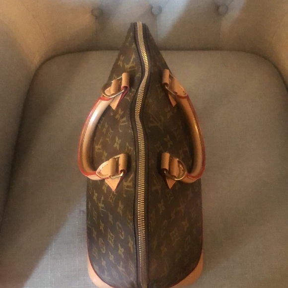 COPY - Sales 🔥$525 Louis Vuitton Monogram Alma - Picture 7 of 13